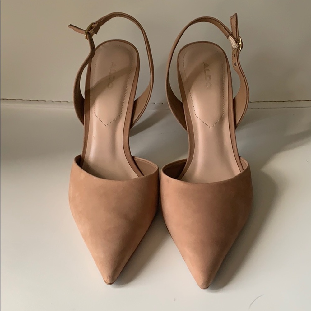 Also pink suede heels
